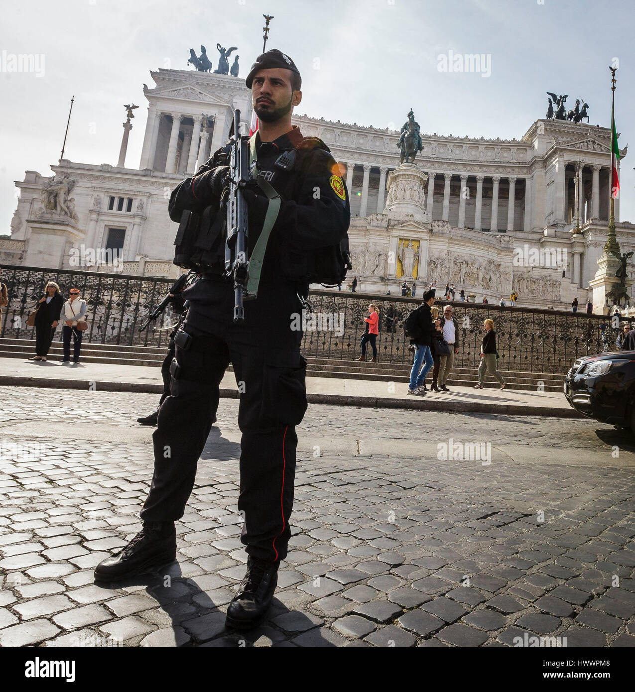 Rome, Italy. 24th March, 2017. Italian paramilitary police patrol  (Carabinieri) stands in front of the Monument of the Unknown Soldier in  Piazza Venezia Square a day ahead of an European Union summit