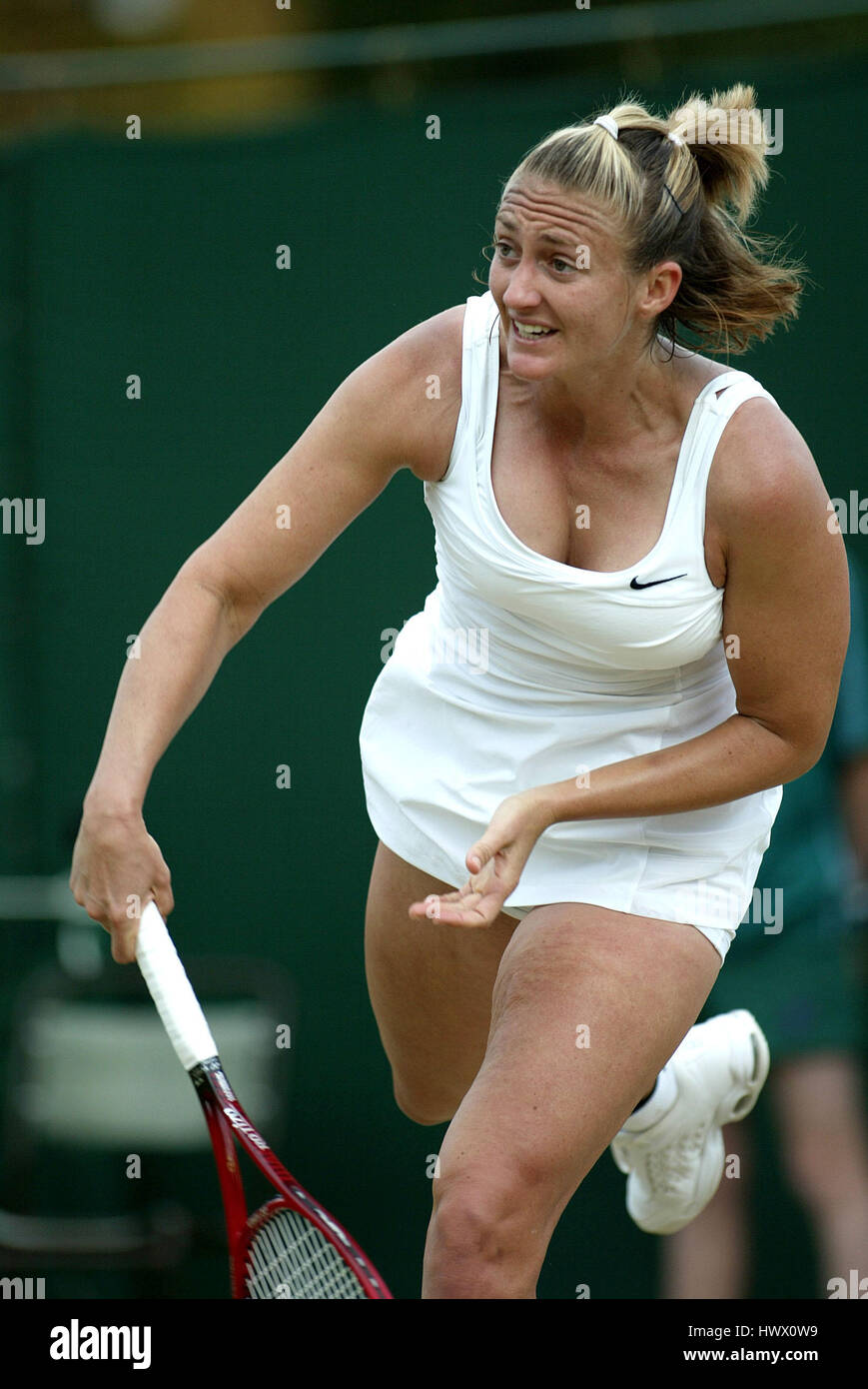 MARY PIERCE FRANCE WIMBLEDON WIMBLEDON LONDON 28 June 2002 Stock Photo