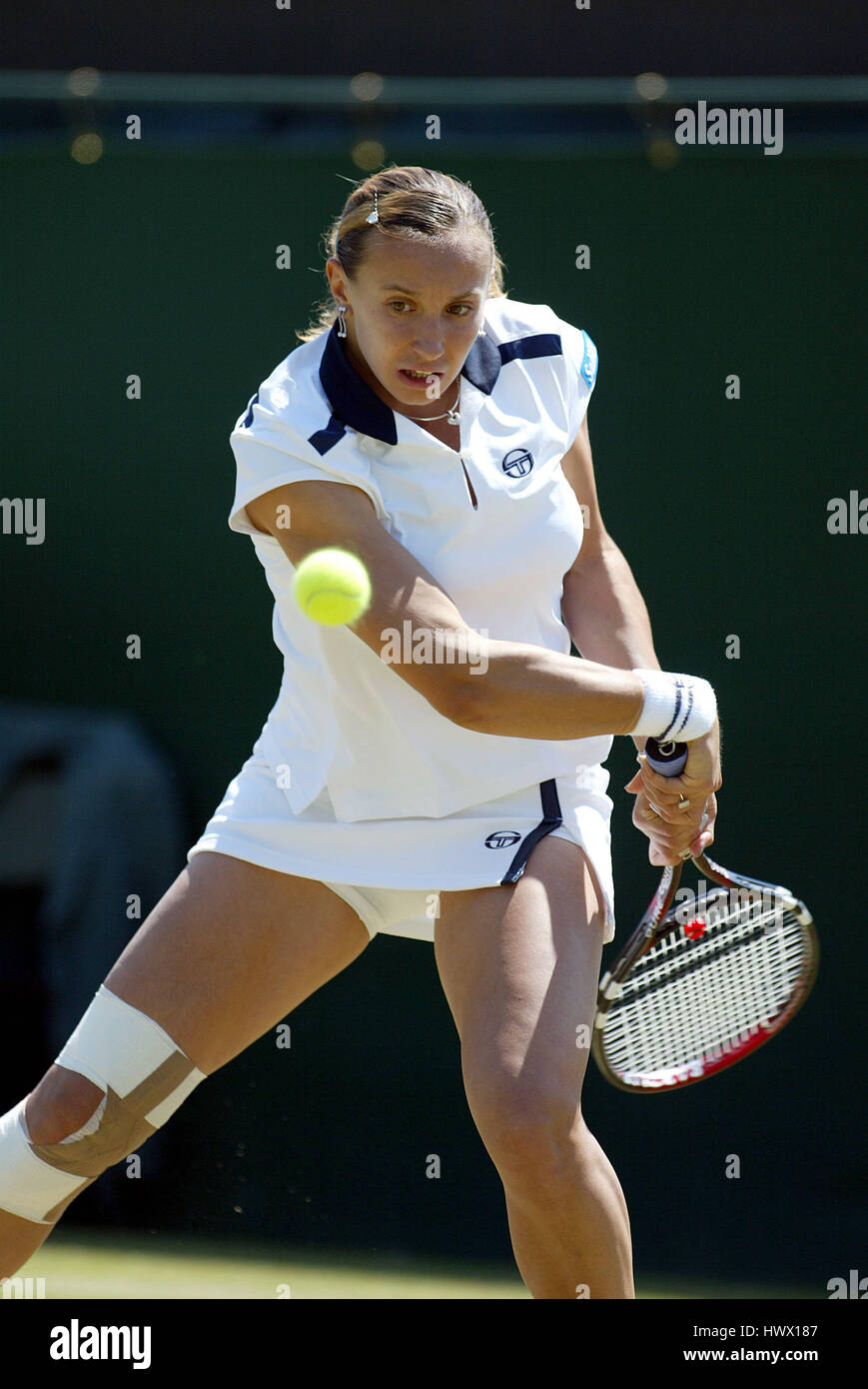 IRODA TULYAGANOVA WIMBLEDON CHAMPIONSHIPS 26 June 2002 Stock Photo