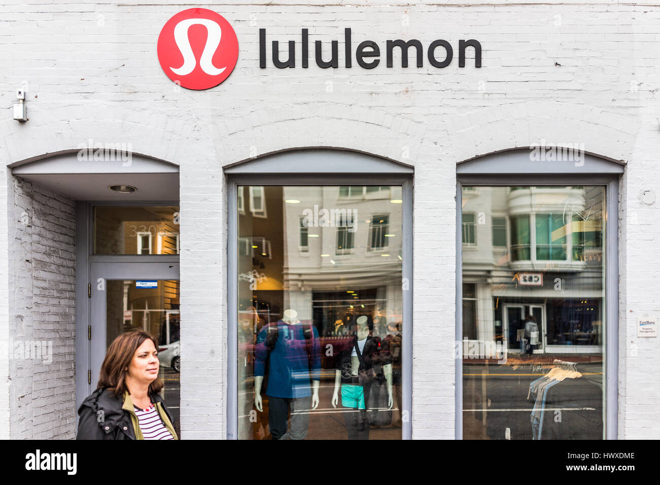 lululemon washington square mall