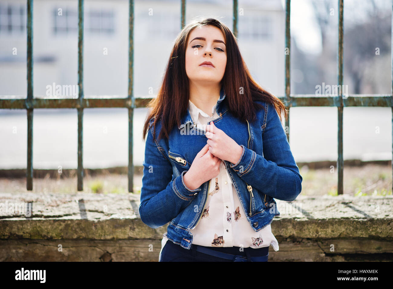Girl Denim Jacket Short Shorts Posing Studio White Background Stock Photo  by ©Vitalii Bondar 204491462