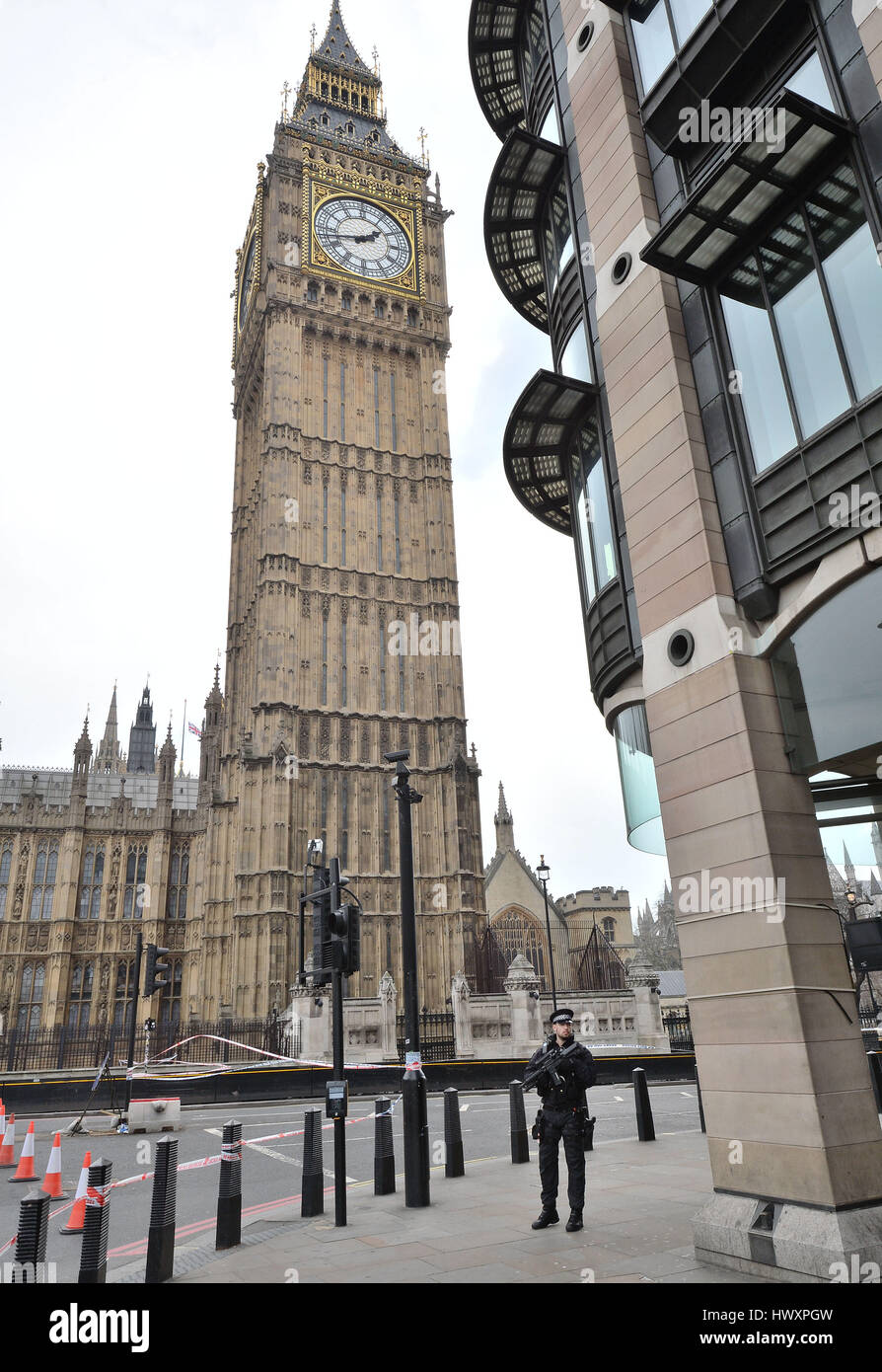 Police officers outside the Houses of Parliament in London after ...