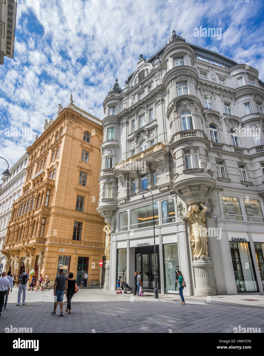 Austria, Vienna, 1. Bezirk, Caryatid corner figure at the building Tuchlauben 1, facing the prestigious Graben shopping street pedesrian zone, next to Stock Photo