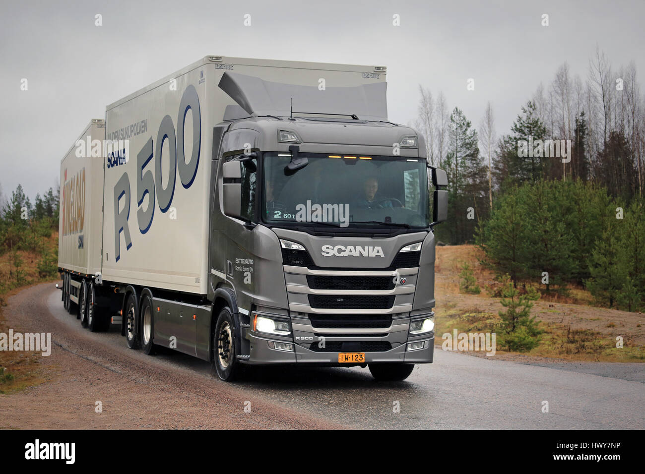 LOHJA, FINLAND - NOVEMBER 24, 2016: New Next Generation Scania R500 trailer  truck combination on the road on a rainy day in November. Scania Oy presen  Stock Photo - Alamy