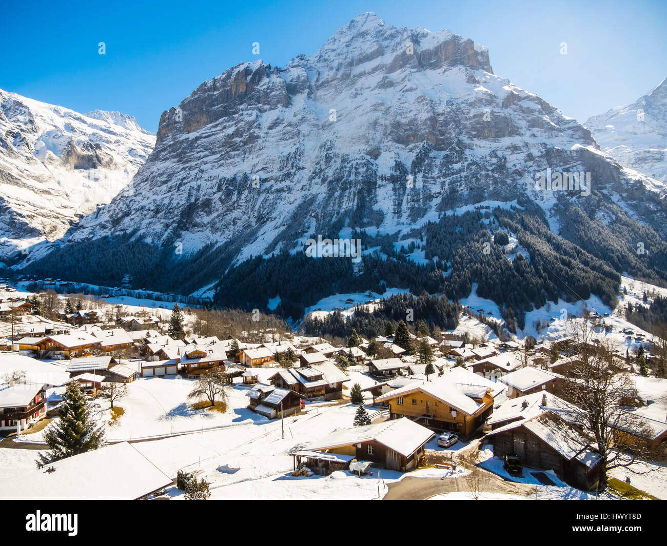 Grindelwald switzerland house hires stock photography and images Alamy