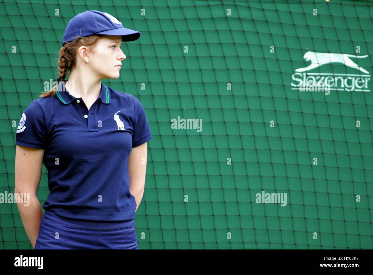 BALL GIRL WIMBLEDON CHAMPIONSHIPS 2007 WIMBLEDON LAWN TENNIS CLUB