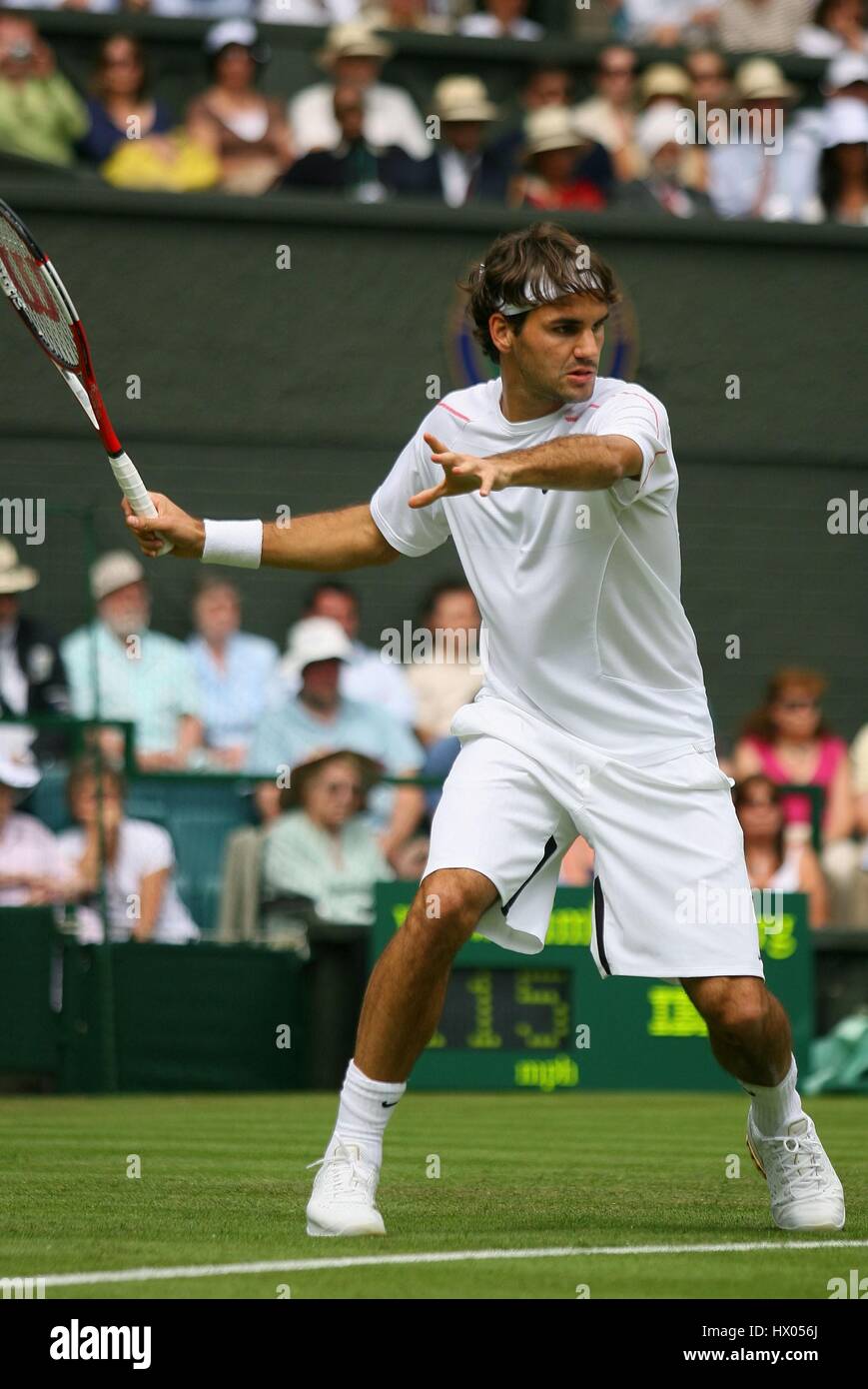 Roger federer wimbledon 2006 hi-res stock photography and images