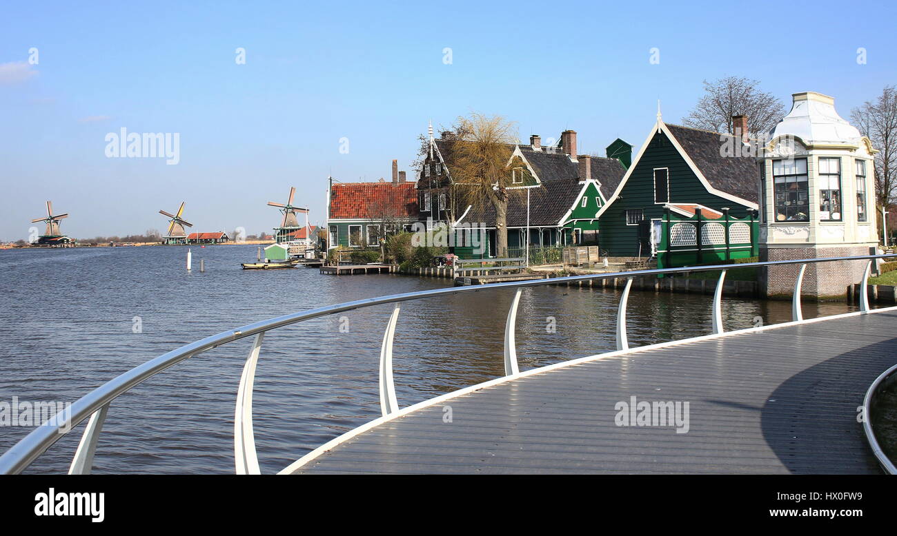 Mills from right to left: De Kat, De Zoeker, Het Jonge Schaap Stock Photo -  Alamy
