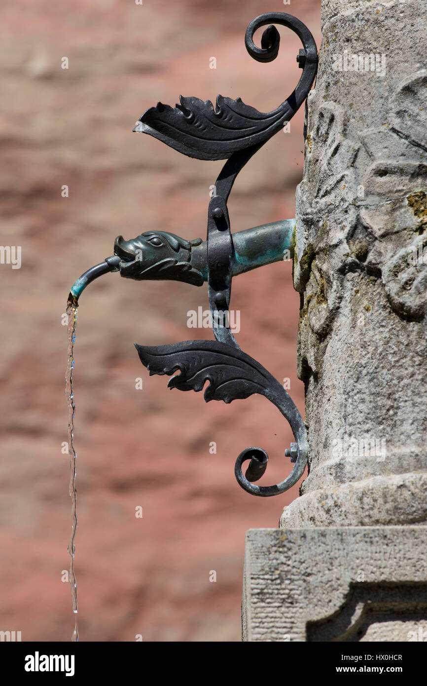 Old Fashioned Fountain Hi-res Stock Photography And Images - Alamy