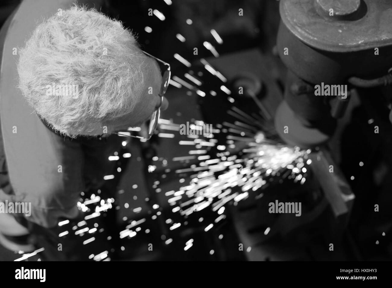 Fixes of machines hi-res stock photography and images - Alamy