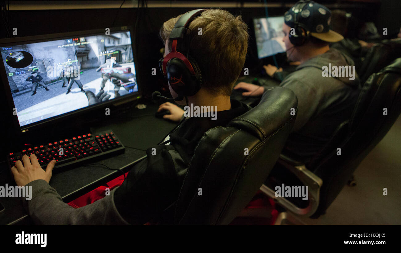 Teams play in 5V5 counter strike global offensive LAN at talk and surf gaming in Cardiff, Wales. Stock Photo