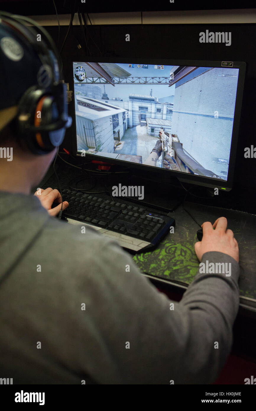 Teams play in 5V5 counter strike global offensive LAN at talk and surf ...