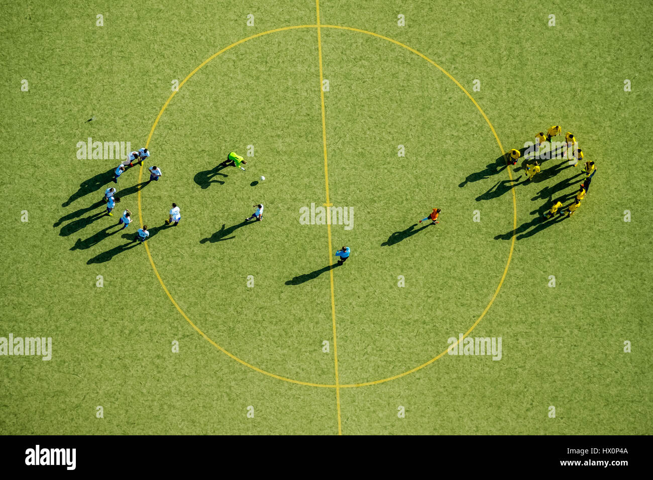 Soccer center circle hires stock photography and images Alamy