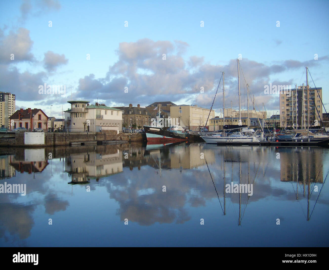 Cherbourg, Bassin de commerce sous le soleil d'hiver (4) Stock Photo