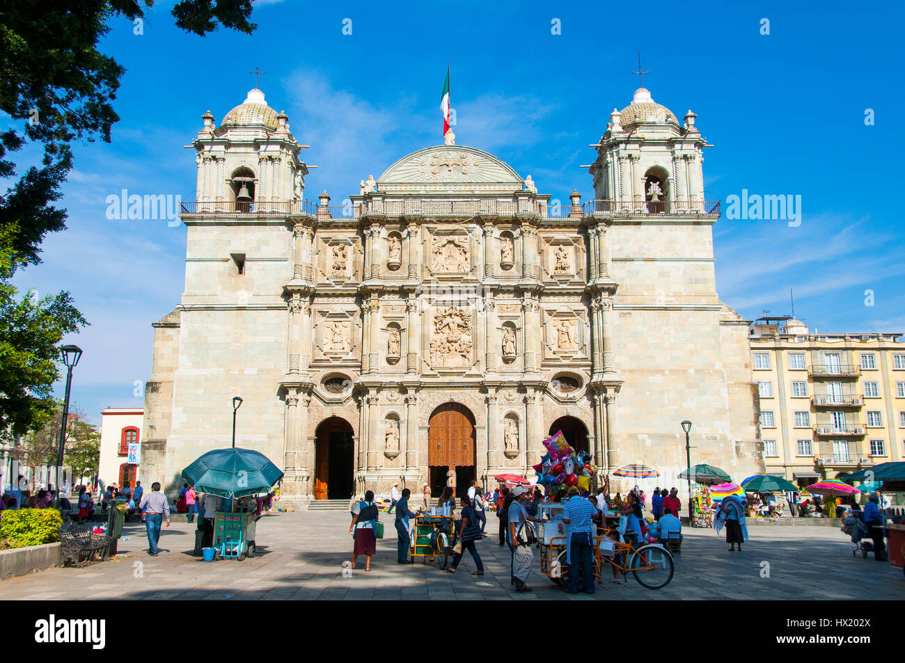 Hauptplatz Zocalo vor der Kathedrale, historisches Zentrum des Weltkulturerbe Oaxaca, Mexiko Stock Photo