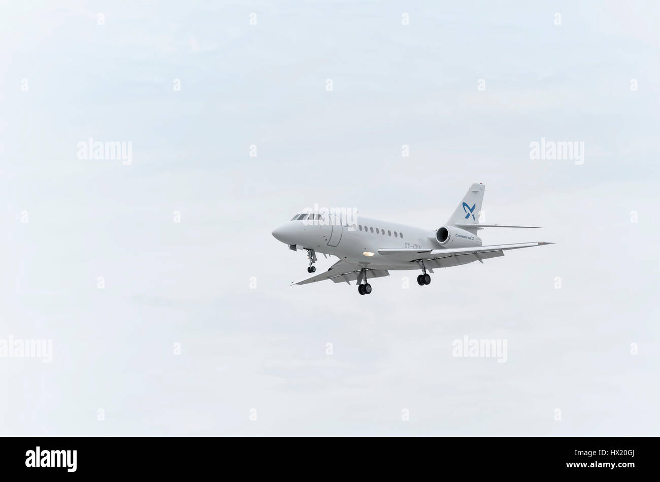 Business jet jetliner hi-res stock photography and images - Alamy