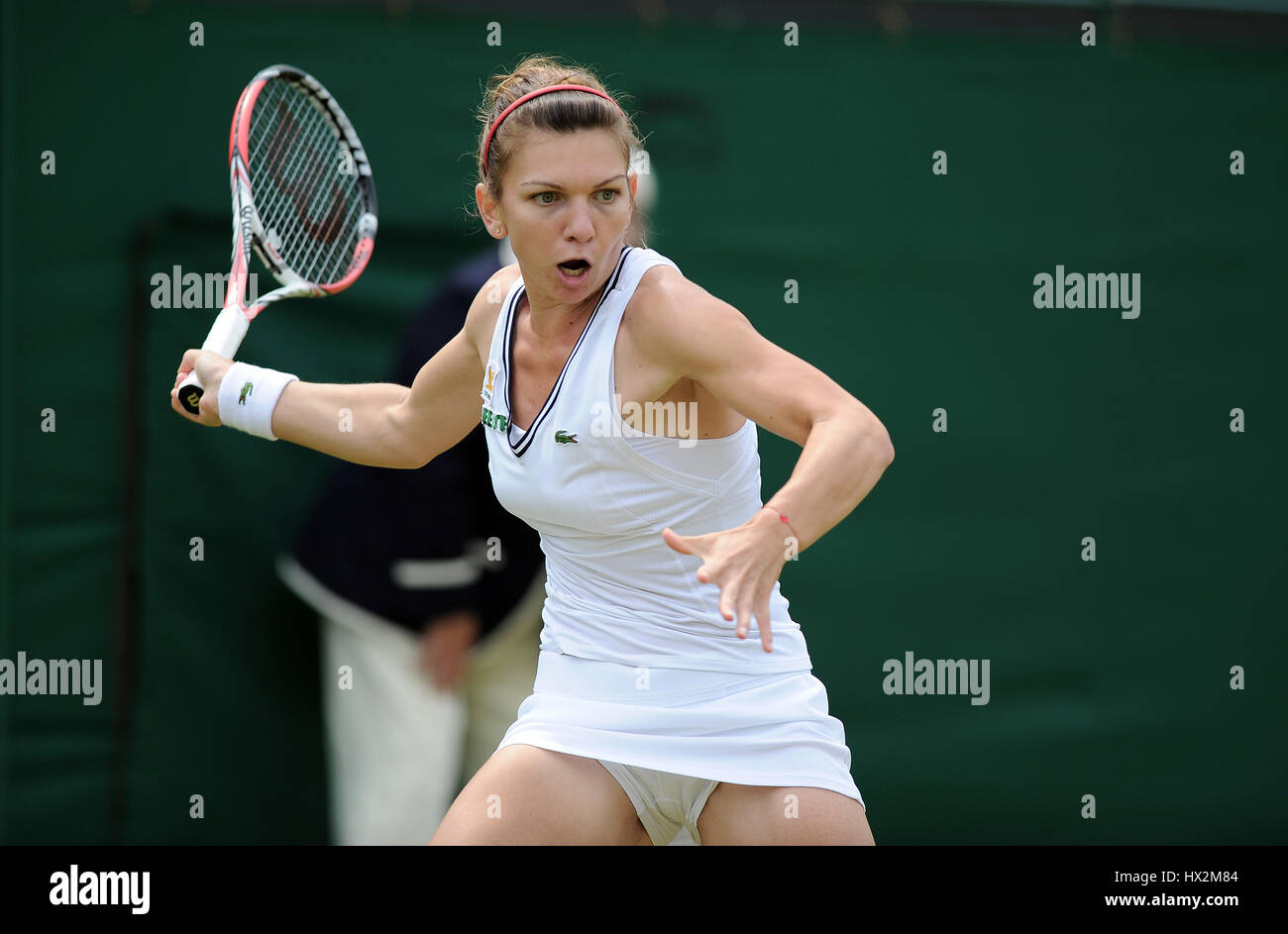 SIMONA HALEP ROMANIA ROMANIA THE ALL ENGLAND TENNIS CLUB WIMBLEDON LONDON  ENGLAND 27 June 2013 Stock Photo - Alamy