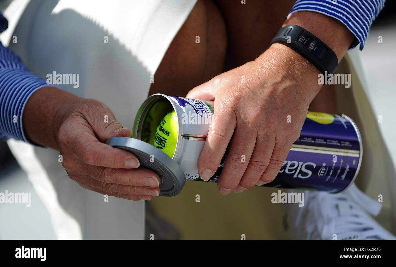 Slazenger Wimbledon Balles de Tennis Tube de 4 Slazenger Wimbledon Balles de Tennis Tube de 4