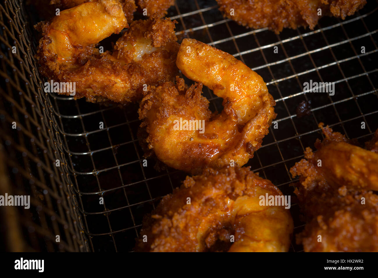 cooking shrimp deep fried Stock Photo Alamy