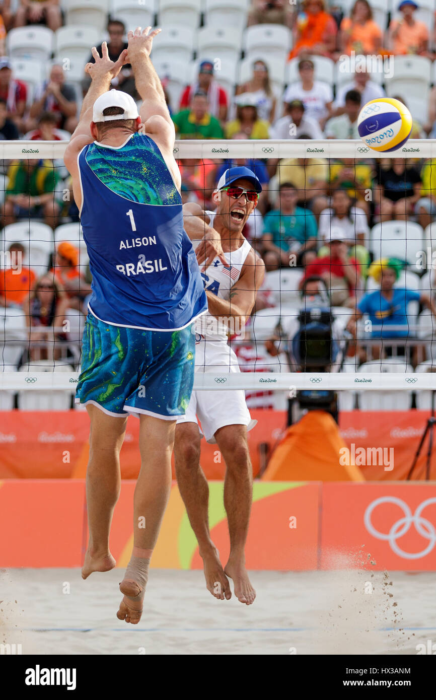Rio de Janeiro, Brazil. 15 August 2016 Alison – Bruno Schmidt (BRA) vs  Dalhausser – Lucena (USA) compete in the Beach Volleyball quater-finals at the Stock Photo