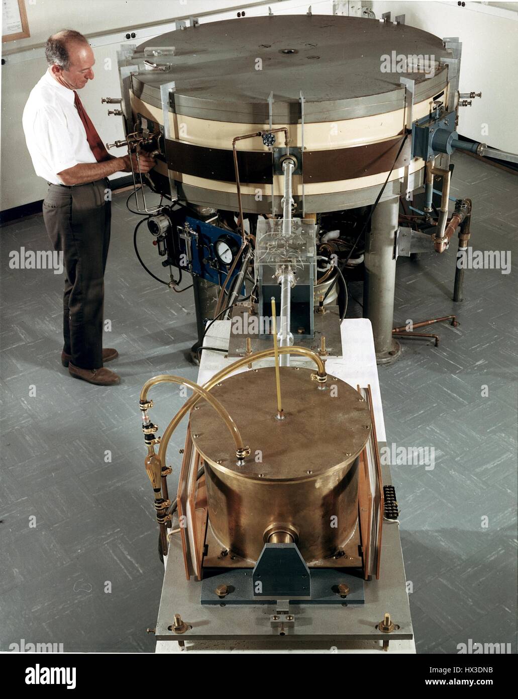 Betaray spectrometer used to measure intensities and energies of