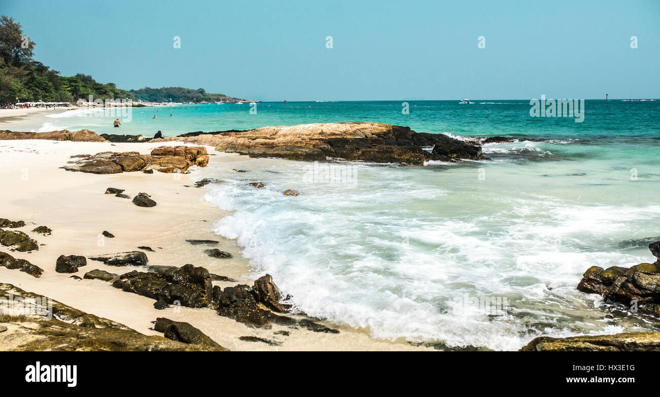 Scenic Ocean scene on Koh Samet Island, Thailnd with it's clear turquoise waters. A favorite island destination for sunbahing, snorkeling, scuba dive Stock Photo