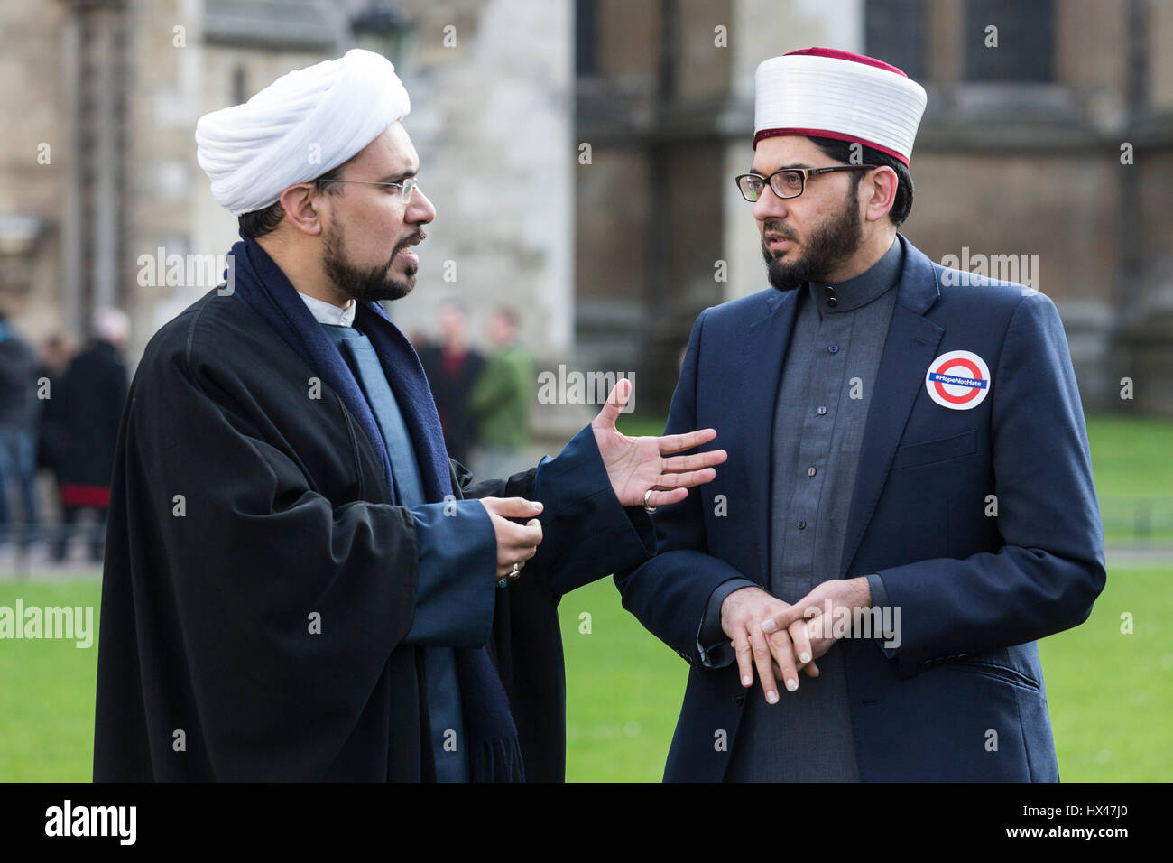 London, UK. 24th Mar, 2017. Sheikh Mohammed Al-Hilli in conversation with Imam Qari Asim MBE. Jewish, Christian and Muslim leaders gathered outside Westminster Abbey to condemn the terrorist attack on Westminster Bridge which happened days earlier. Credit: Bettina Strenske/Alamy Live News Stock Photo