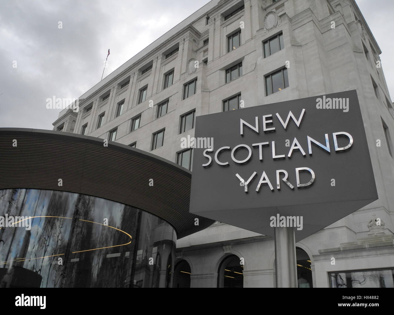 London, UK. 21st Mar, 2017. The new building of the Metropolitan Police Service (MPS) of London, also known as Scotland Yard, in London, England, 21 March 2017. The building was scheduled to be opened by Britain's Queen Elizabeth II on 22 March 2017. Photo: Leonard Kehnscherper/dpa/Alamy Live News Stock Photo