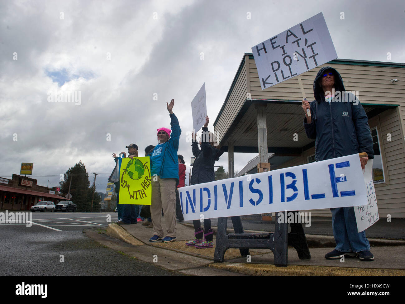 Elkton, Oregon, USA. 24th Mar, 2017. A small group of protesters, who