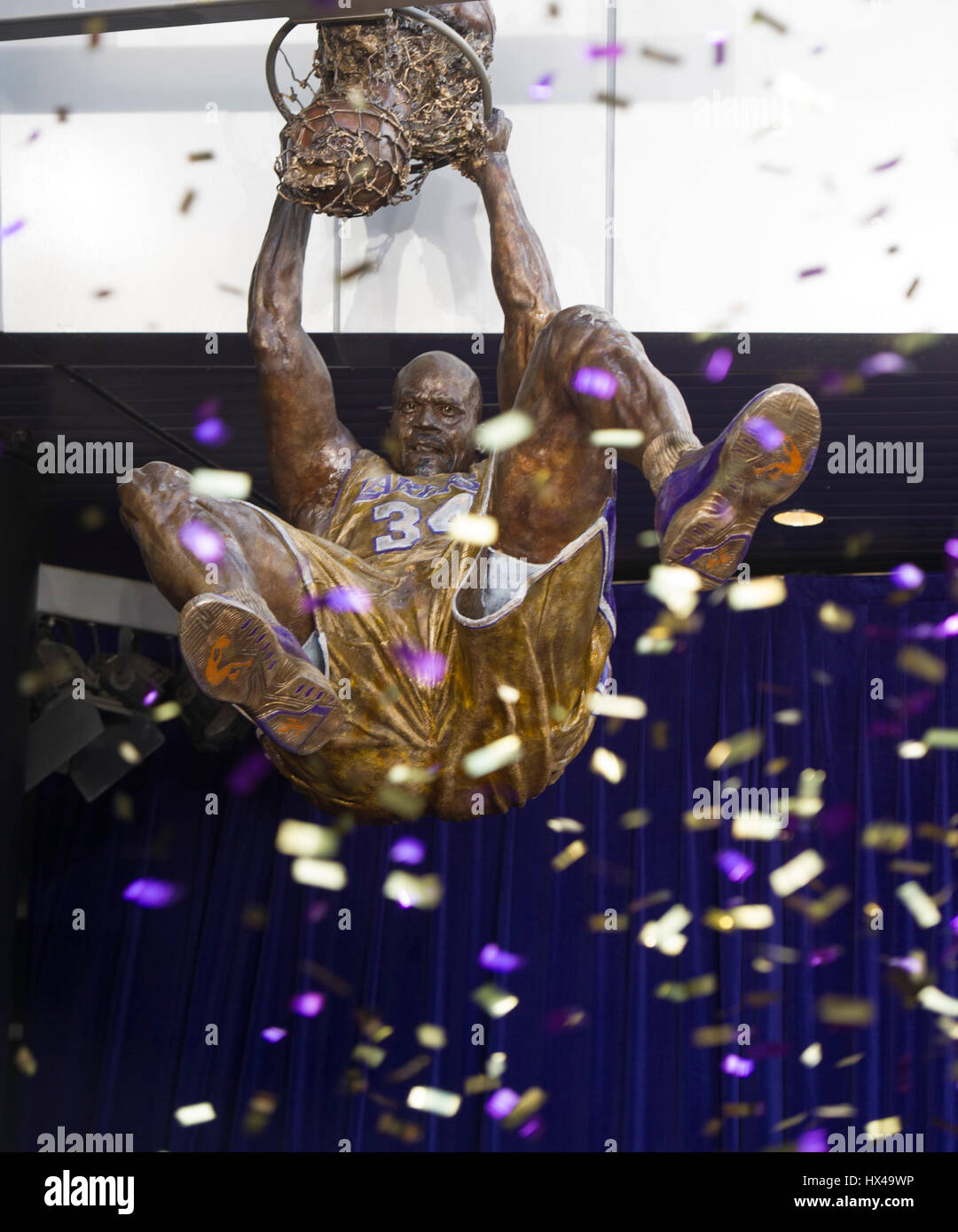 Los Angeles, USA. 24th Mar, 2017. The statue of Los Angeles Lakers