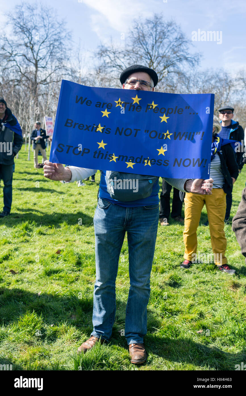 Man wearing eu beret hi-res stock photography and images - Alamy