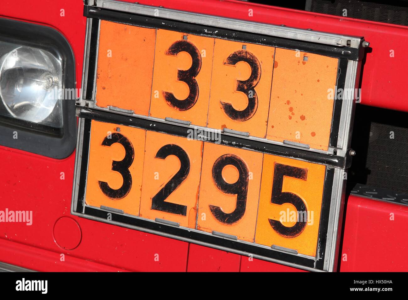 orangecolored plate with hazardidentification number 33 and UNNumber