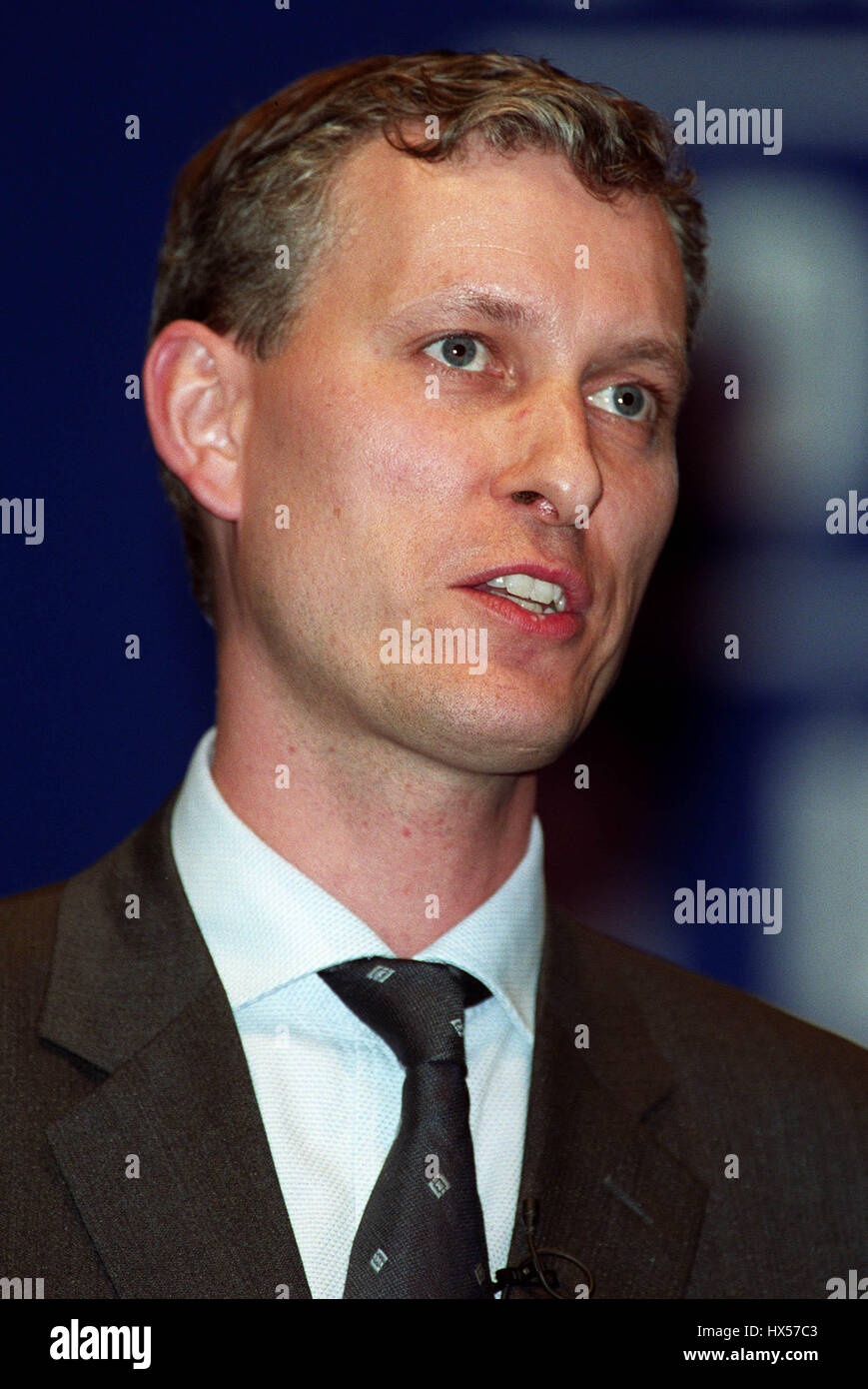 PETER SONDERGAARD HEAD OF RESEARCH GARTNER GROUP 25 April 2000 Stock