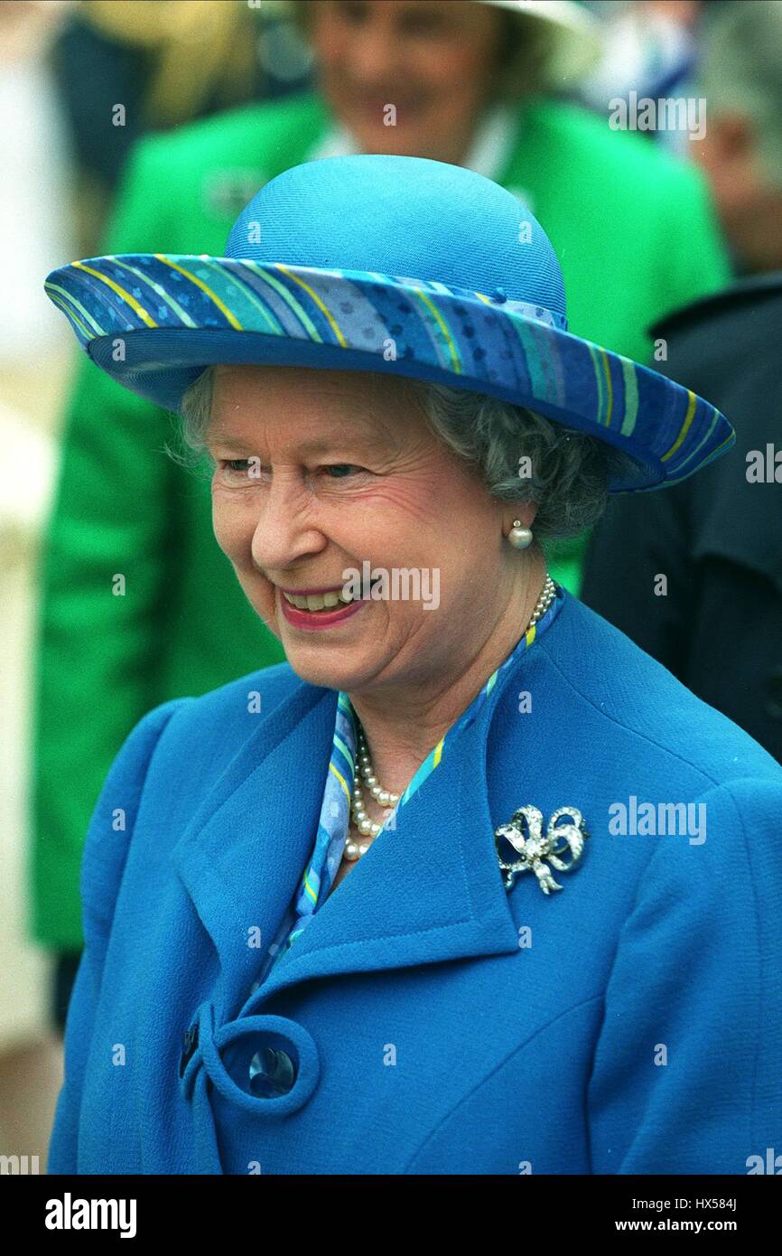 QUEEN ELIZABETH II QUEEN OF ENGLAND 05 June 1999 Stock Photo Alamy