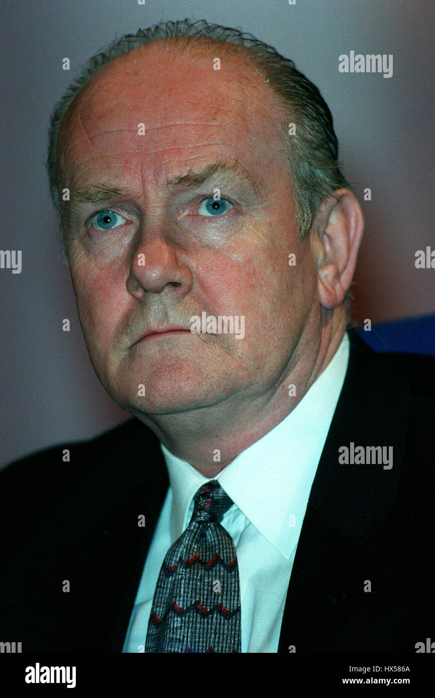 JOHN REID MP MINISTER OF TRANSPORT 03 November 1998 Stock Photo - Alamy