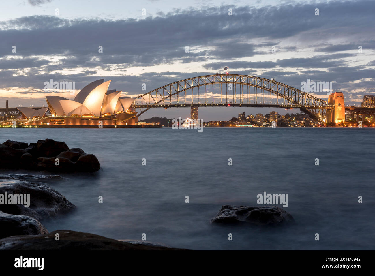 Sydney Harbor with the internationally recognised landmarks of the ...