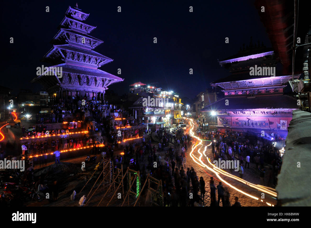 Kathmandu, Nepal. 25th Mar, 2017. An illumunated view of Nyatapol Temple and Bhairab Temple during 60  Earth Hour celebrated in Bhaktapur, Nepal on Saturday, March 25, 2017. The biggest global movement to #changeclimatechange. Credit: Narayan Maharjan/Pacific Press/Alamy Live News Stock Photo