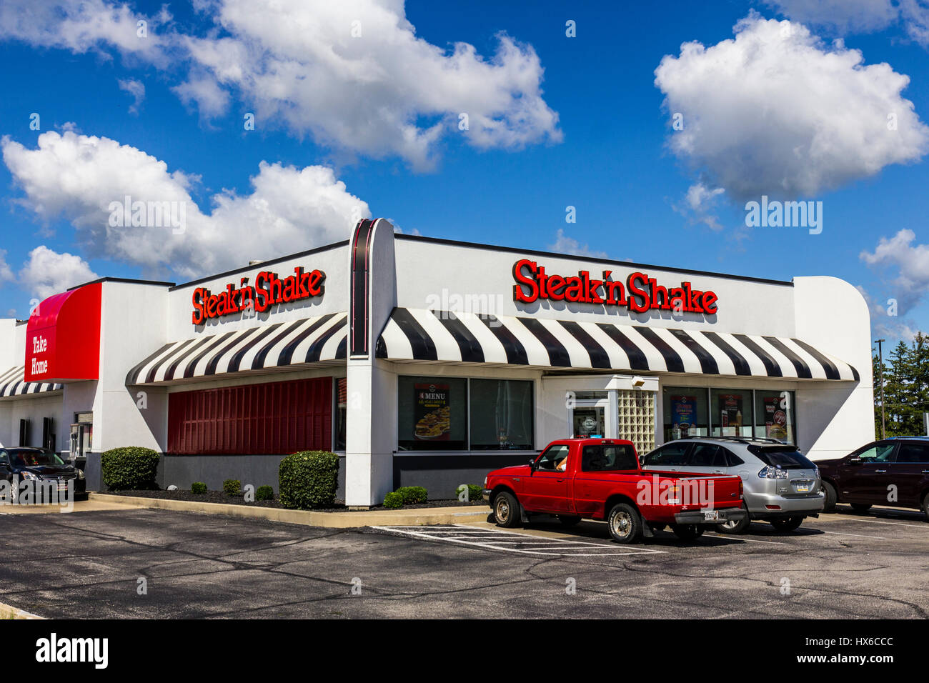 Muncie Circa September 2016 Steak 'n Shake Retail Fast Casual