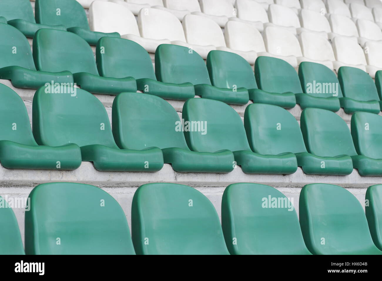 Rows empty green seats hi-res stock photography and images - Alamy