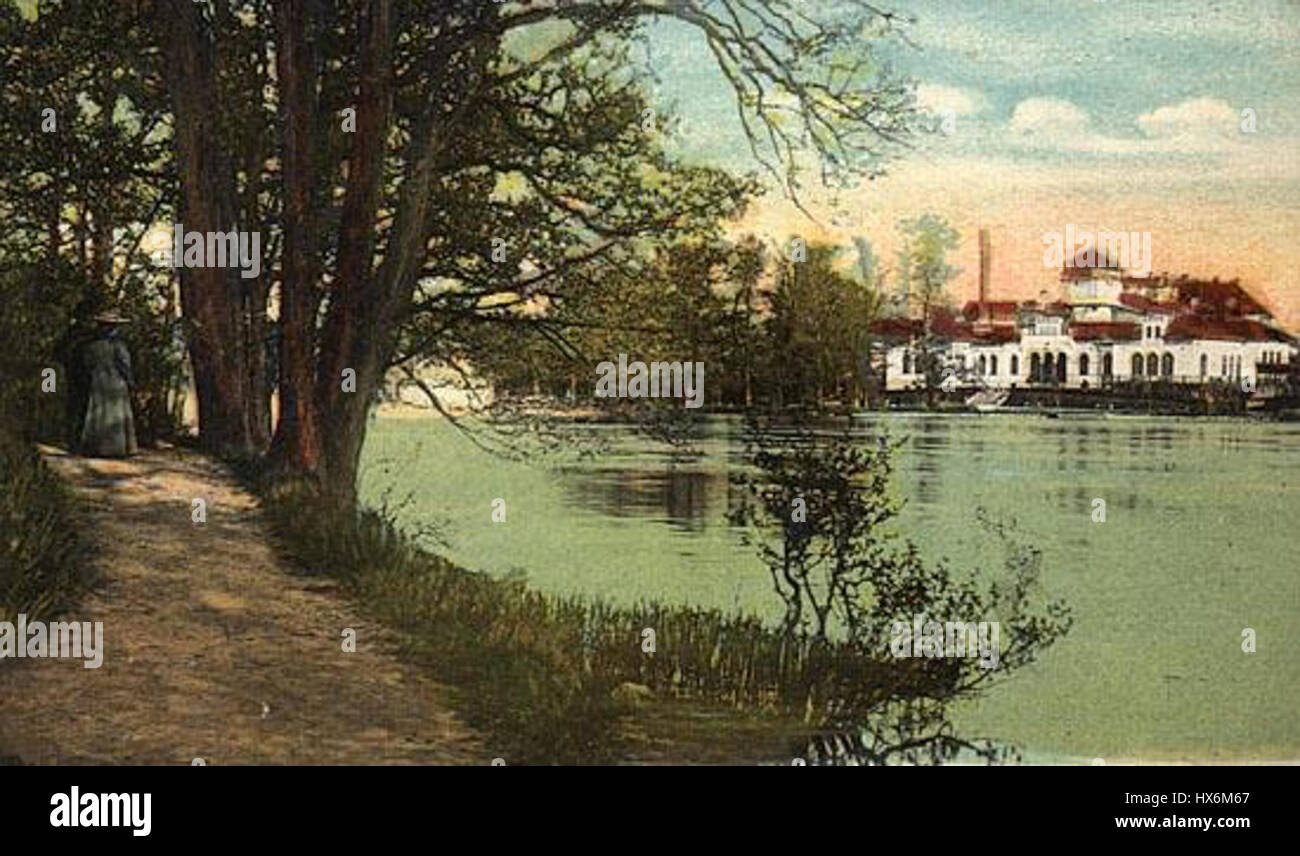 This photograph from 1906 shows Kneippbaden, a popular health resort in Norrköping, Sweden. Kneippbaden was known for its therapeutic water treatments, based on the principles of Sebastian Kneipp's hydrotherapy. It reflects the early 20th-century health culture and the popularity of such resorts in Scandinavia. Stock Photo