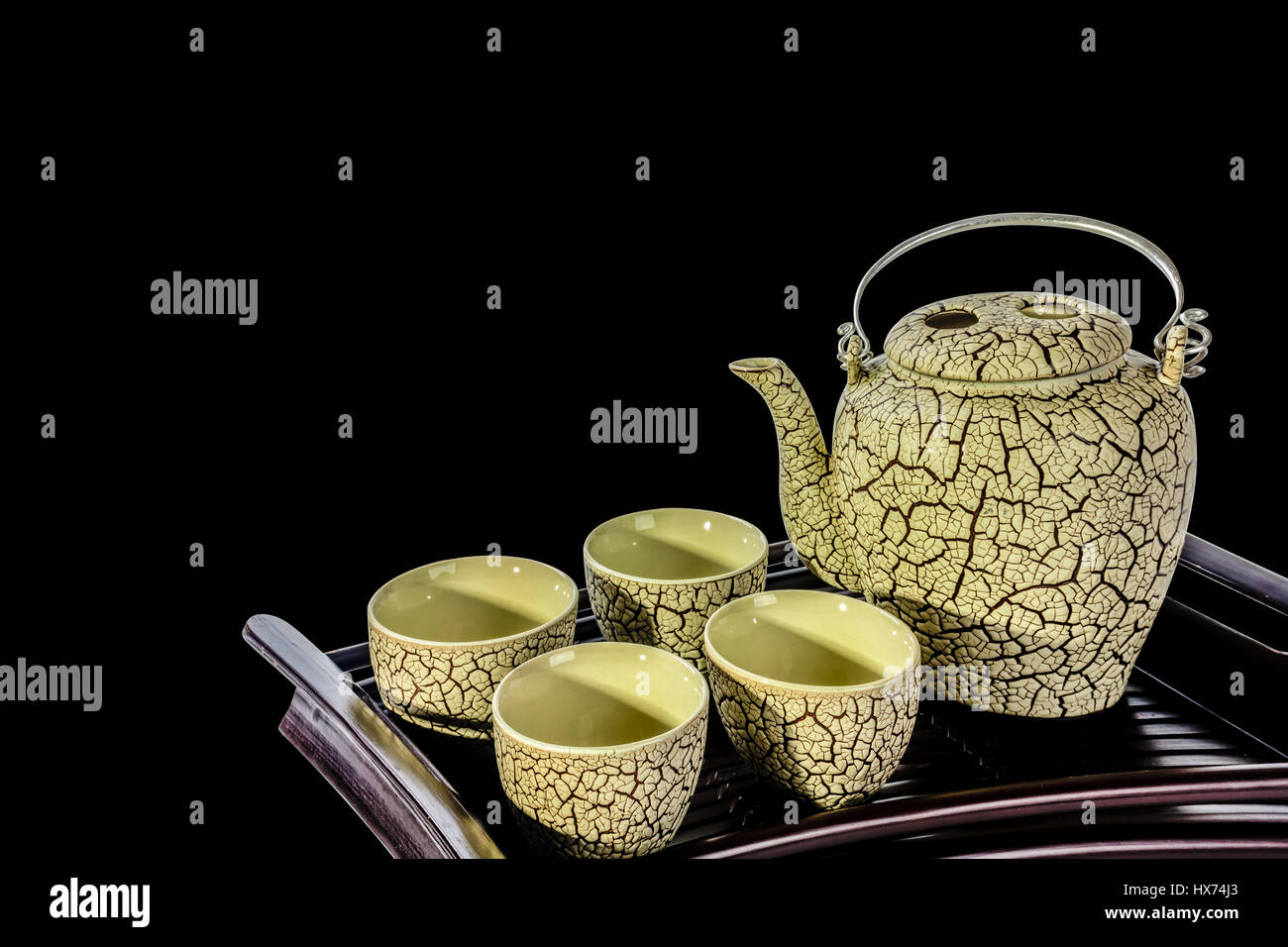 Cracked glaze chinese teapot and cups Stock Photo Alamy