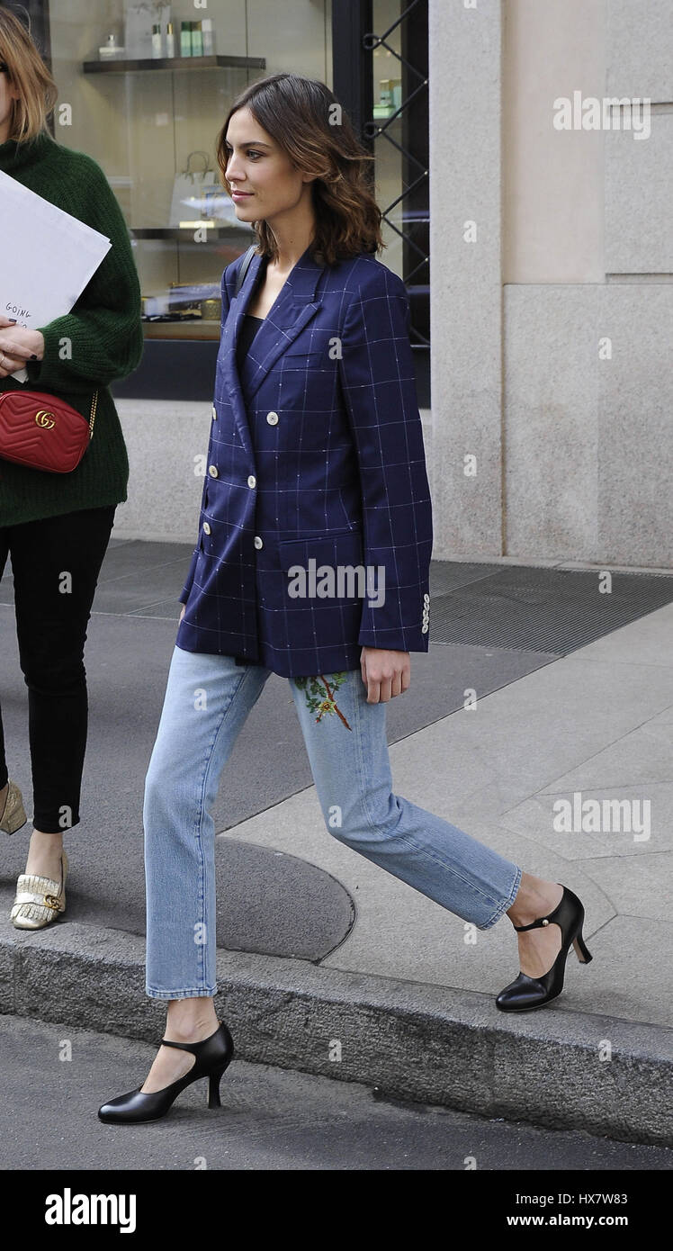 Milan Fashion Week - Gucci - Outside Arrivals Featuring: Alexa Chung Where:  Milan, Italy When: 22 Feb 2017 Credit: IPA/WENN.com **Only available for  publication in UK, USA, Germany, Austria, Switzerland** Stock Photo - Alamy