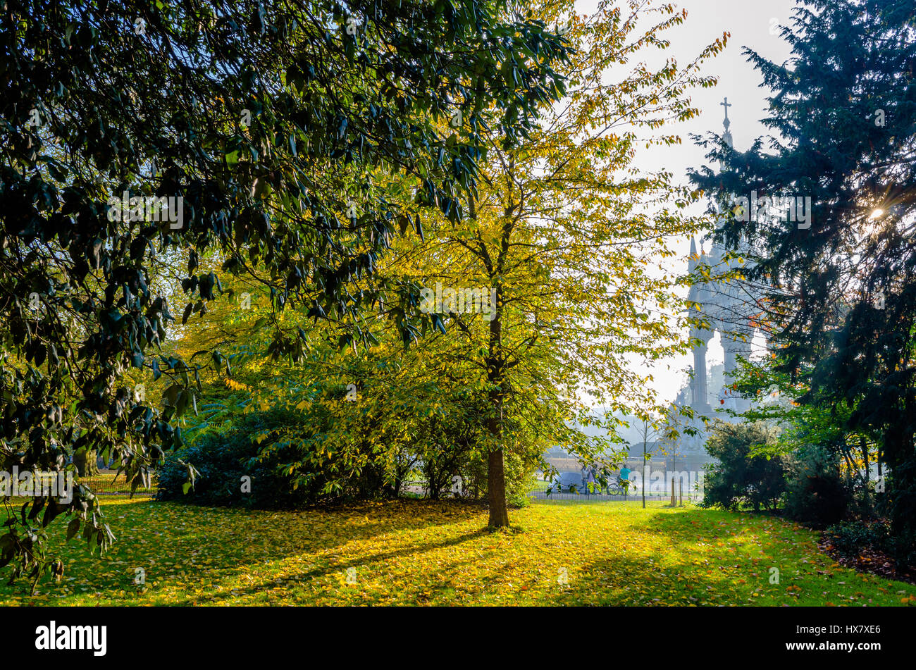 Kensington Gardens in Hyde Park with the Albert Memorial in the background haze Stock Photo Alamy