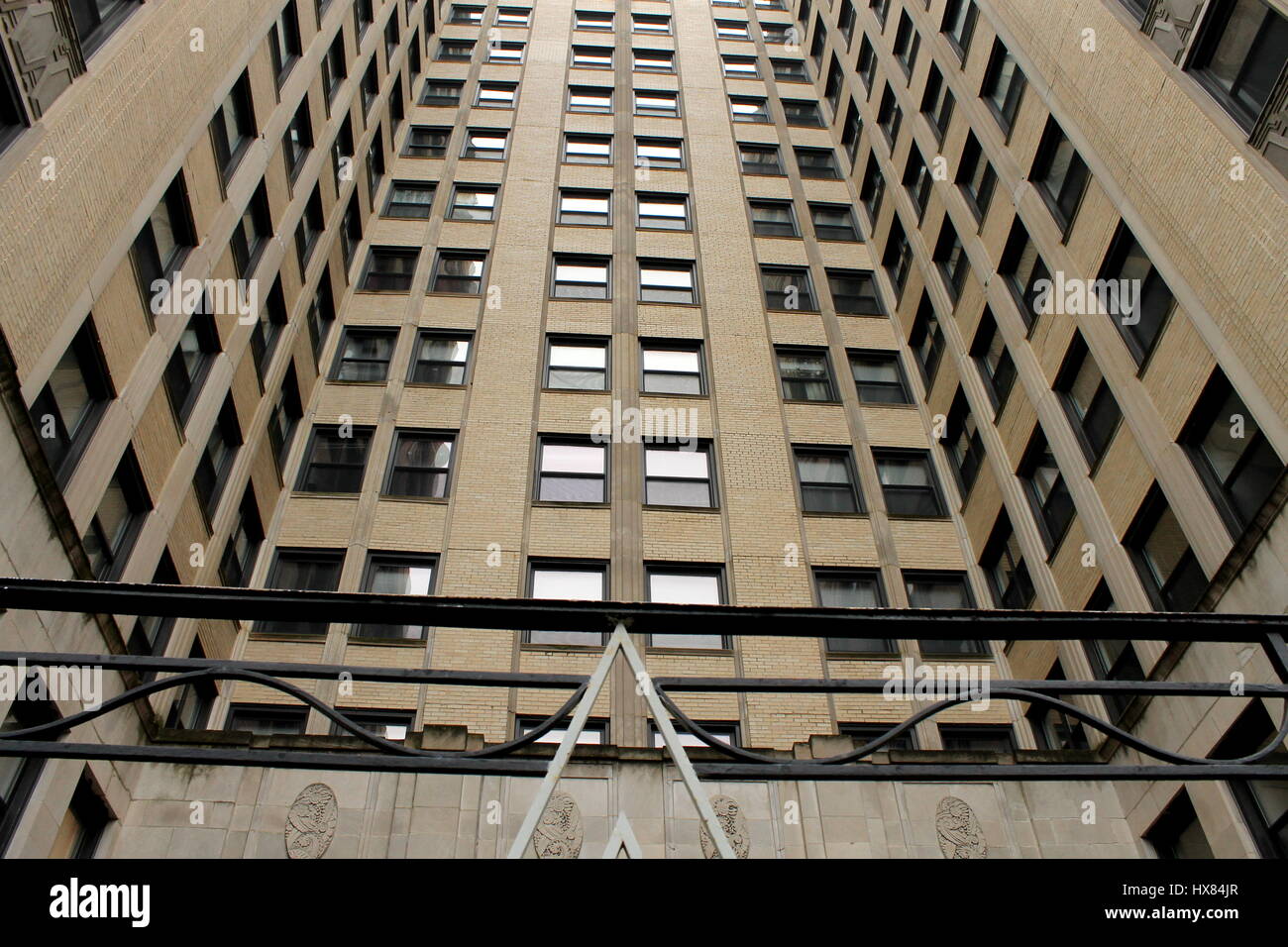 The Blackwood apartment building in Hyde Park, Chicago, IL Stock Photo