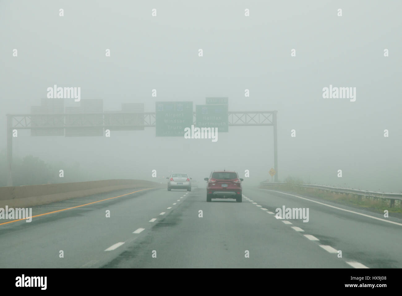 Car traffic fog road hi-res stock photography and images - Alamy