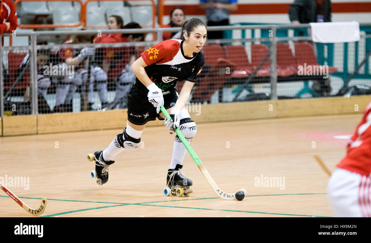 Gijon, Spain. 25th March, 2017. Marta Gonzalez Piquero (Gijon HC) in action during the rink hockey match of FSemifinal of CERS Final Four Female Euroleague Cup between SL Benfica and Hostelcur Gijon HC at Sports Center on March 24, 2016 in Gijon, Spain. ©David Gato/Alamy Live News Stock Photo