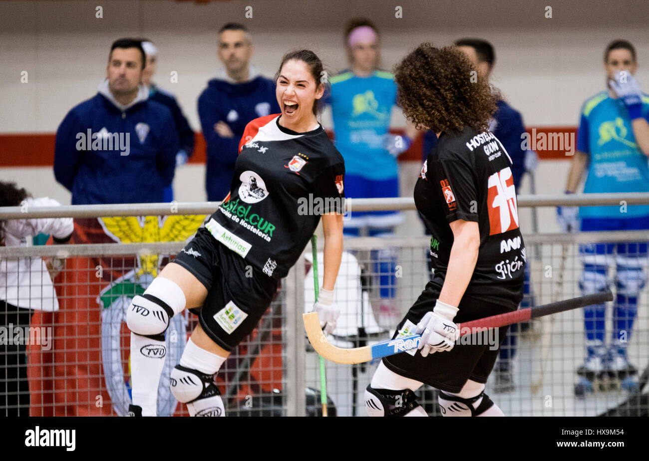 Gijon, Spain. 25th March, 2017. Marta Gonzalez Piquero (Gijon HC) celebrates the golden goal of her team with Anna Casarramona (Gijon HC) during the rink hockey match of FSemifinal of CERS Final Four Female Euroleague Cup between SL Benfica and Hostelcur Gijon HC at Sports Center on March 24, 2016 in Gijon, Spain. ©David Gato/Alamy Live News Stock Photo