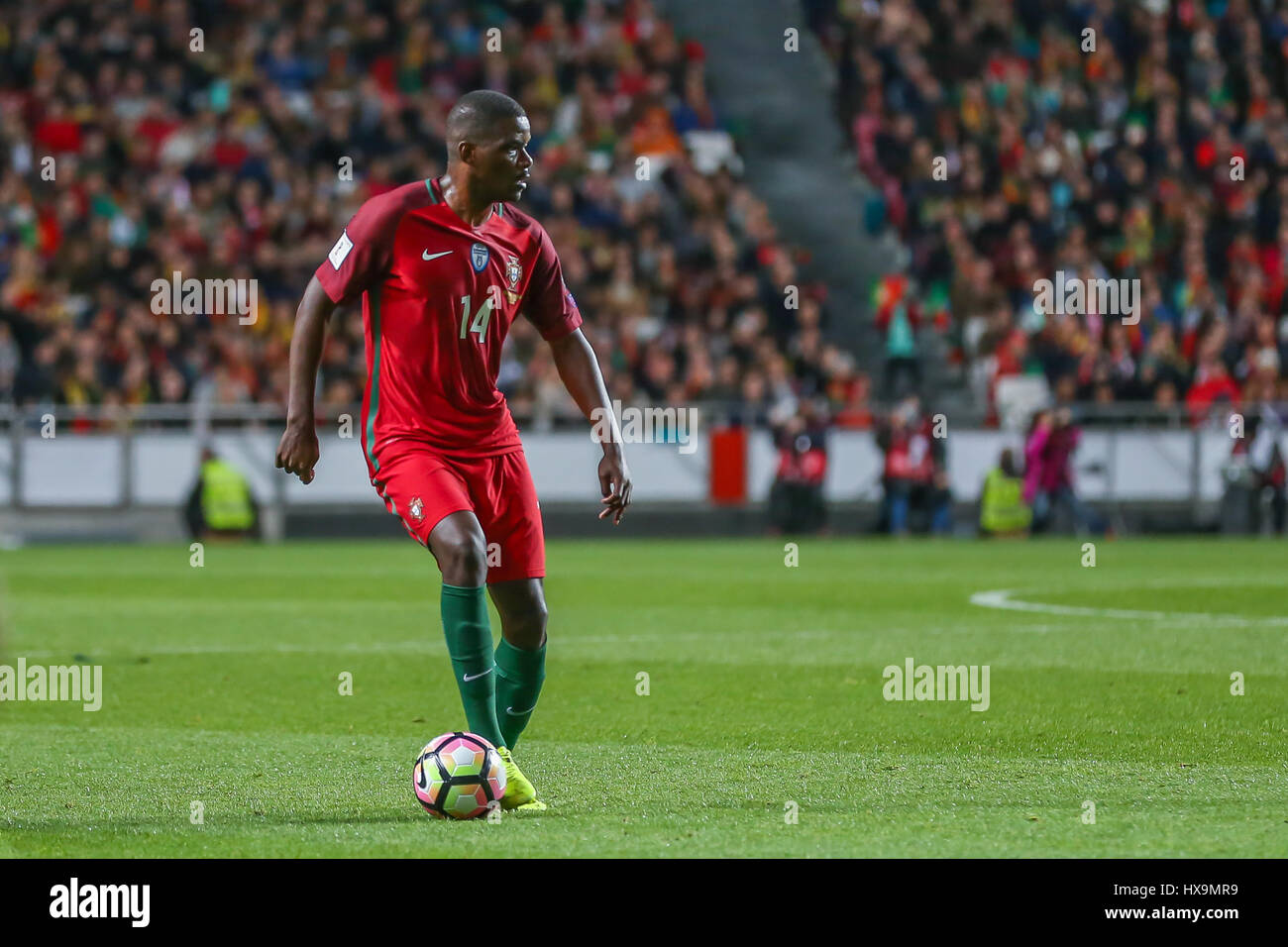 March 25, 2017. Lisbon, Portugal. Portugal's midfielder William Carvalho (14) during the FIFA 2018 World Cup Qualifier between Portugal v Hungary Credit: Alexandre de Sousa/Alamy Live News Stock Photo