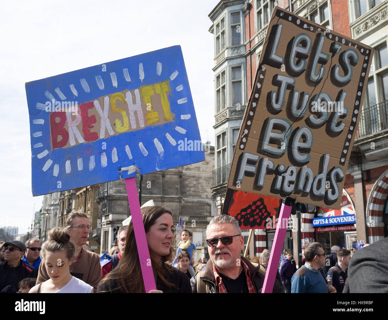 London, UK. 25th Mar, 2017. Thousands of Europe Remainers take part in march in Central London against Brexit as part of Unite for Europe as Prime Minister Theresa May prepares to trigger Article 50 on March 29 to begin the process of Britain's Withdrawal from the European Union Credit: amer ghazzal/Alamy Live News Stock Photo