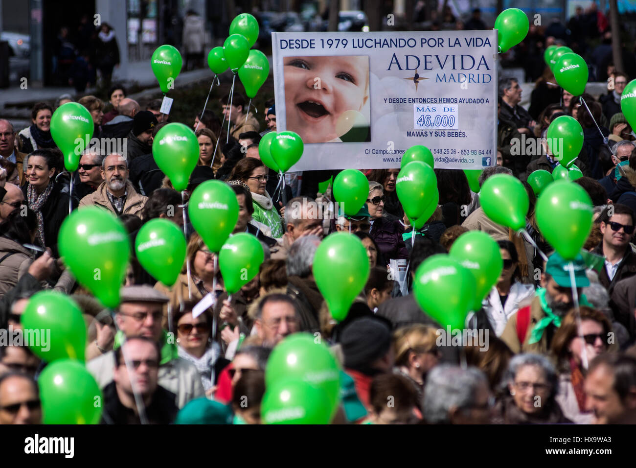 Madrid, Spain. 26th March, 2017. People protesting against abortion during the International Day of Life Credit: Marcos del Mazo/Alamy Live News Stock Photo
